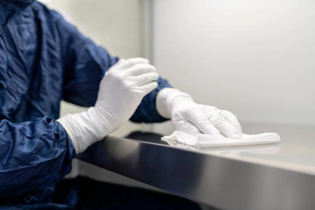 ISO 5 (Class 100) Cleanroom Wipes