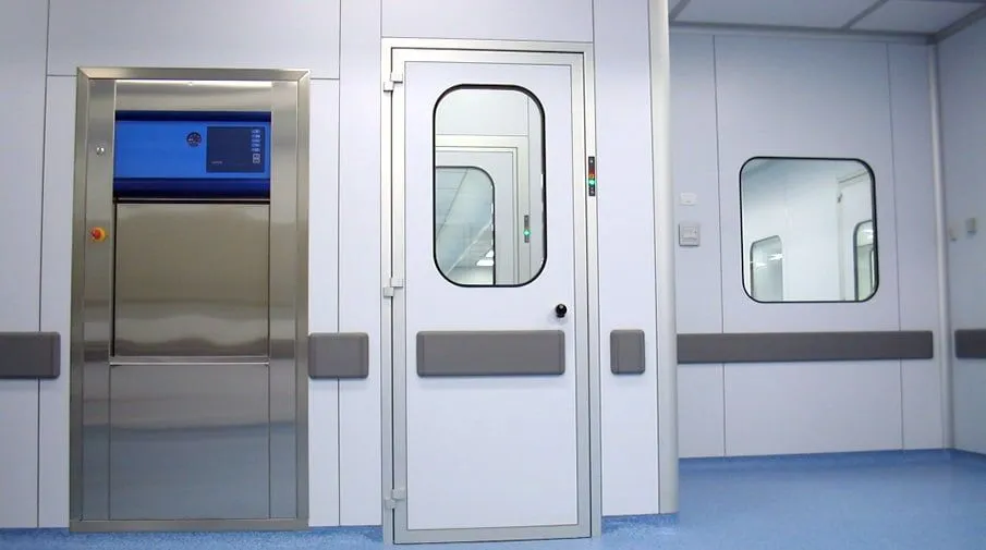 cleaning-cleanroom-windows