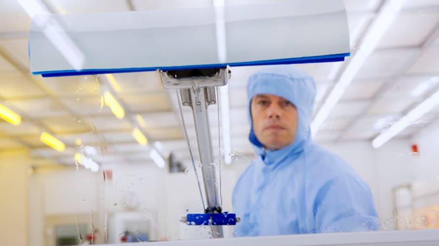Tips for Cleaning Cleanroom Ceilings